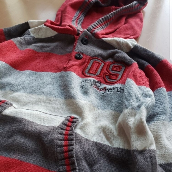 Sweater - Picture 6 of 7